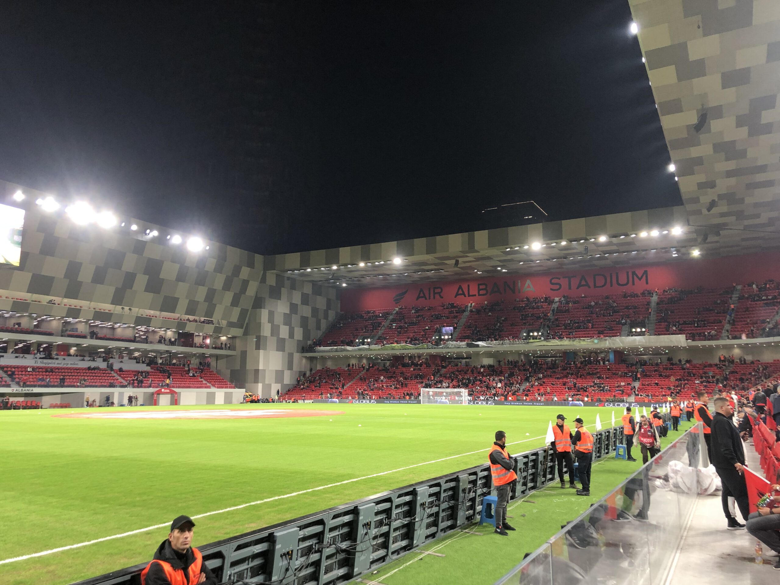 สนามแข่ง : Air Albania Stadium 