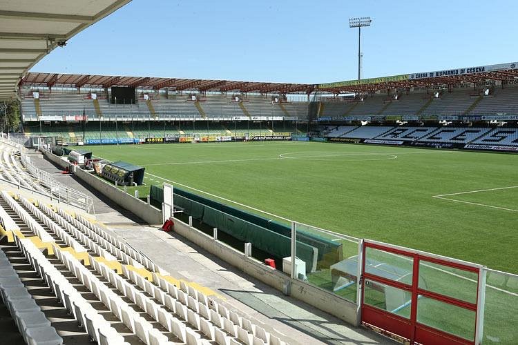 สนามแข่ง : Stadio Dino Manuzzi